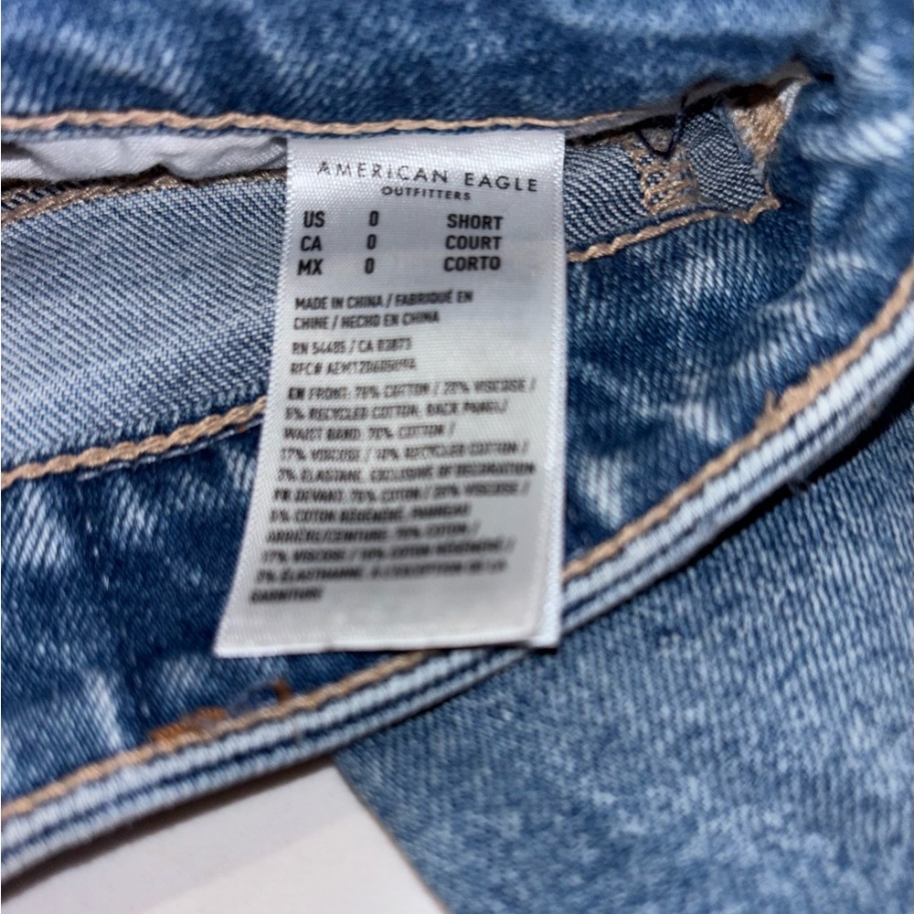 American Eagle Distressed Blue Jeans - Picture 4 of 4